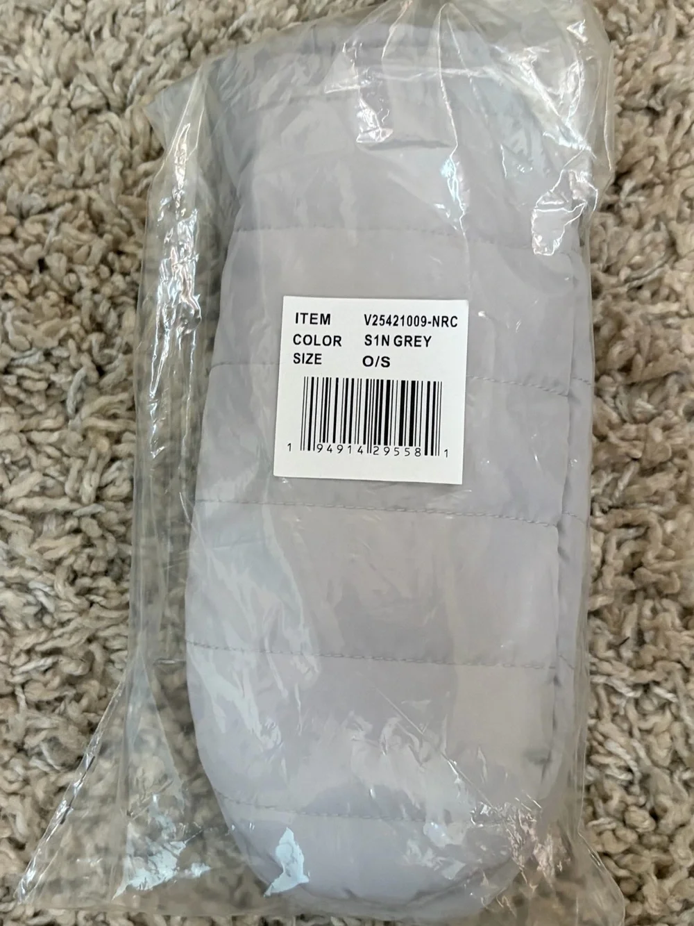 Vince Camuto Light Gray Quilted Mittens